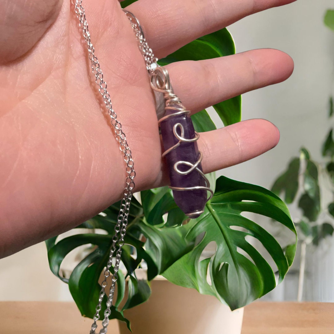 Amethyst-Halskette mit Silberdraht umwickelt
