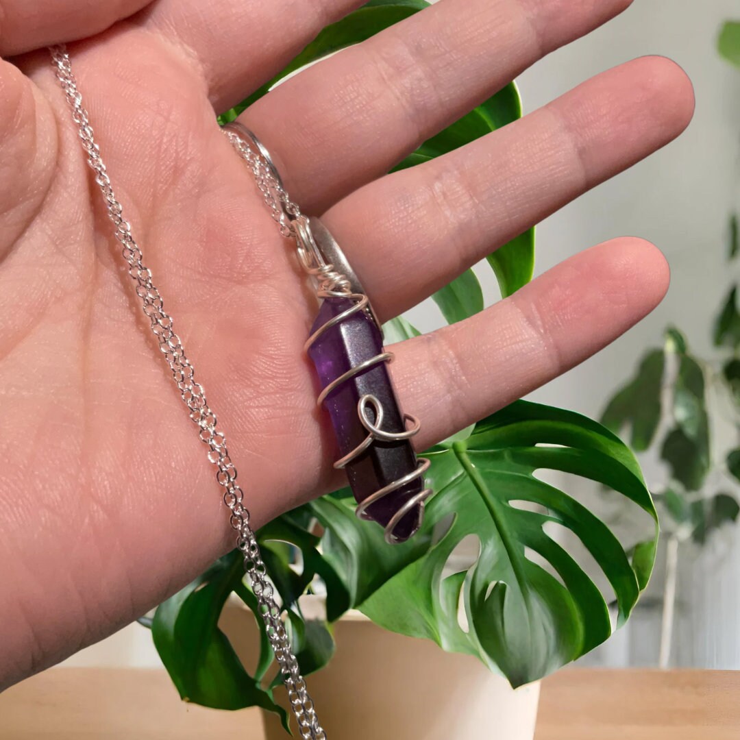 Amethyst-Halskette mit Silberdraht umwickelt