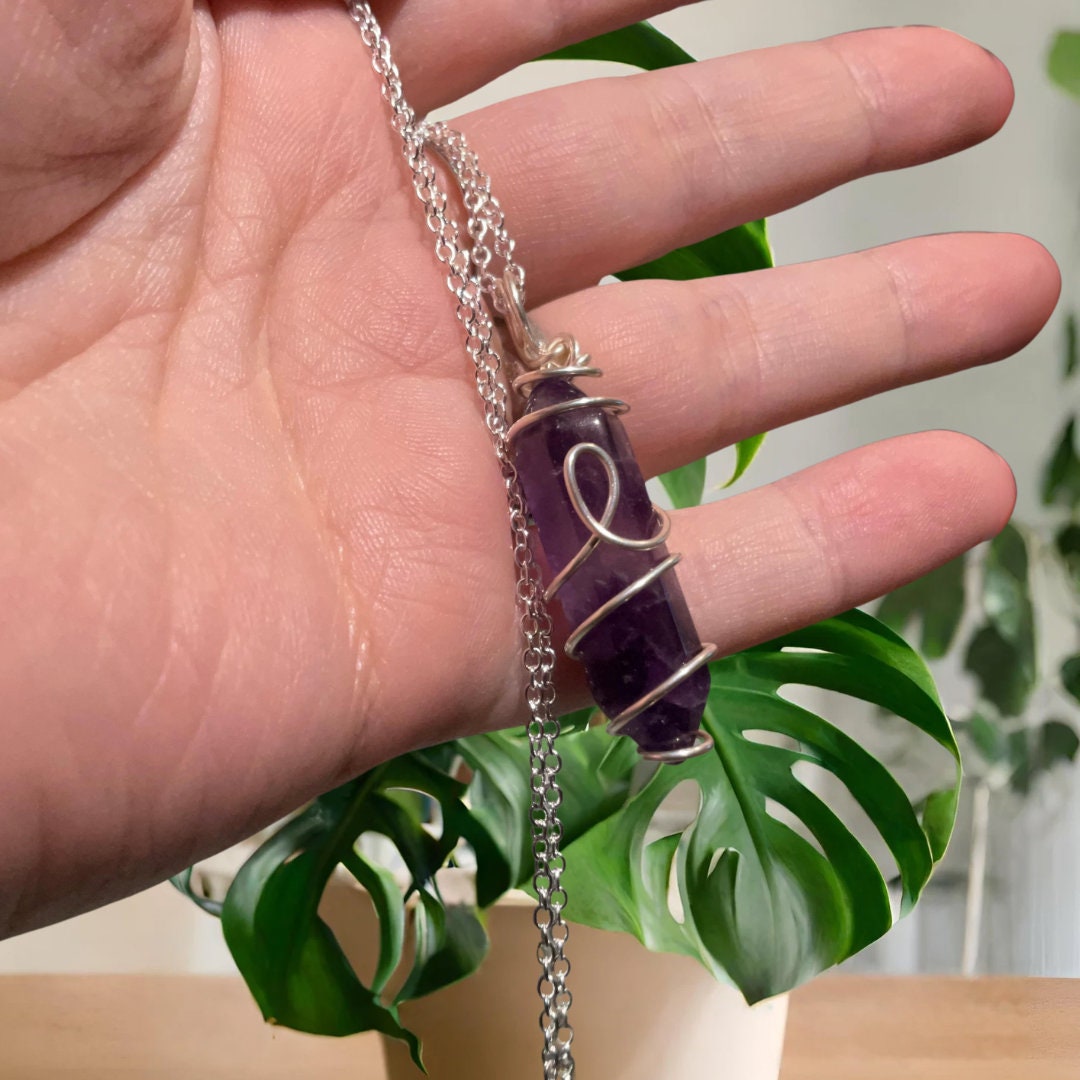 Amethyst-Halskette mit Silberdraht umwickelt